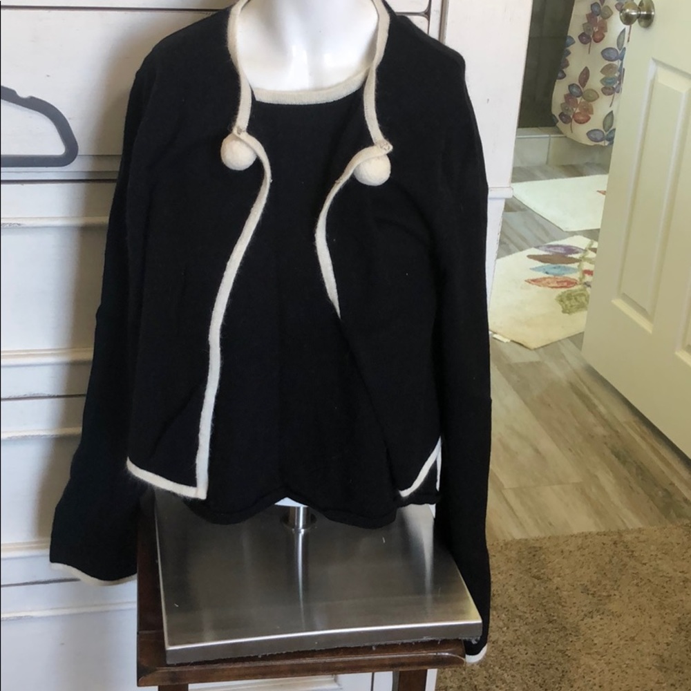 Sweater/tank combo - Picture 2 of 4